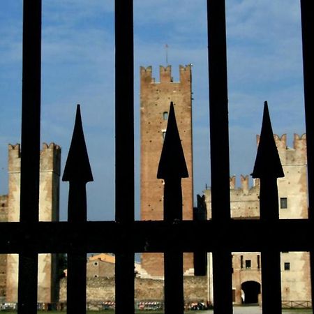 Bed And Breakfast Castello Villafranca di Verona Exterior foto
