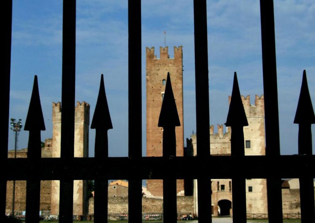 Bed And Breakfast Castello Villafranca di Verona Exterior foto